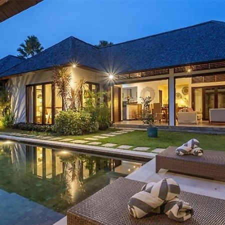 Villa Tiga Mangga Seminyak  Luaran gambar